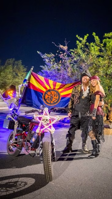 Onewheel Couple Halloween Outfit Pirates